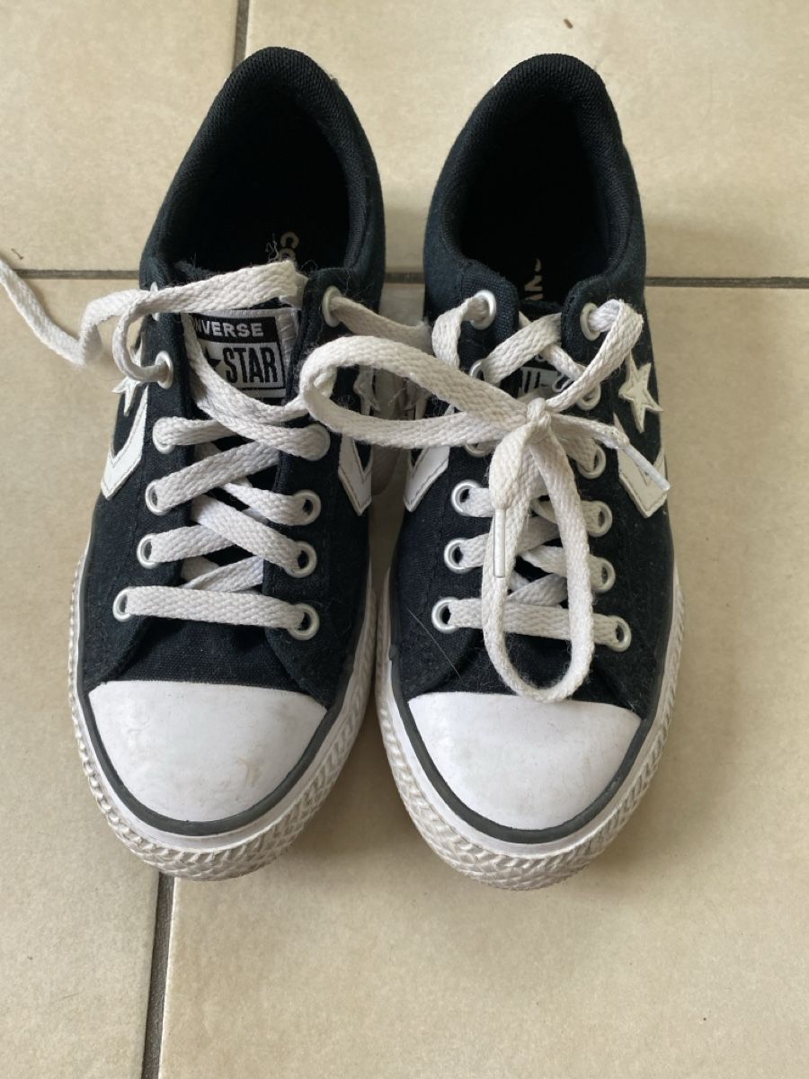 Converse Chaussures garçon: Converse in Grösse 33 – D'occasion à Olten par Angisun