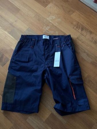 kurze Landi-Hose dunkelblau Grösse M - nie getragen
