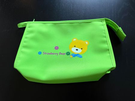Limegrüne Kosmetiktasche mit Bär, Täschli für unterwegs!