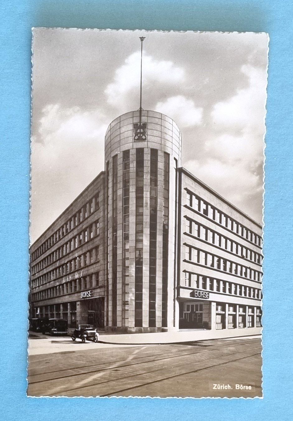 Cartoline postali: Zürich - Gebäude der Börse - Oldtimer – Usato da Rothrist venduto da RROENK