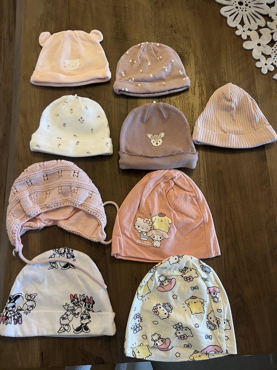 Lotti & Set di vestiti: Diverse Babymützen – Nuovo (secondo la descrizione) da Oberdiessbach venduto da Wiederliebe