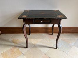 Wunderschöner, antiker Tisch. Sonderangebot.