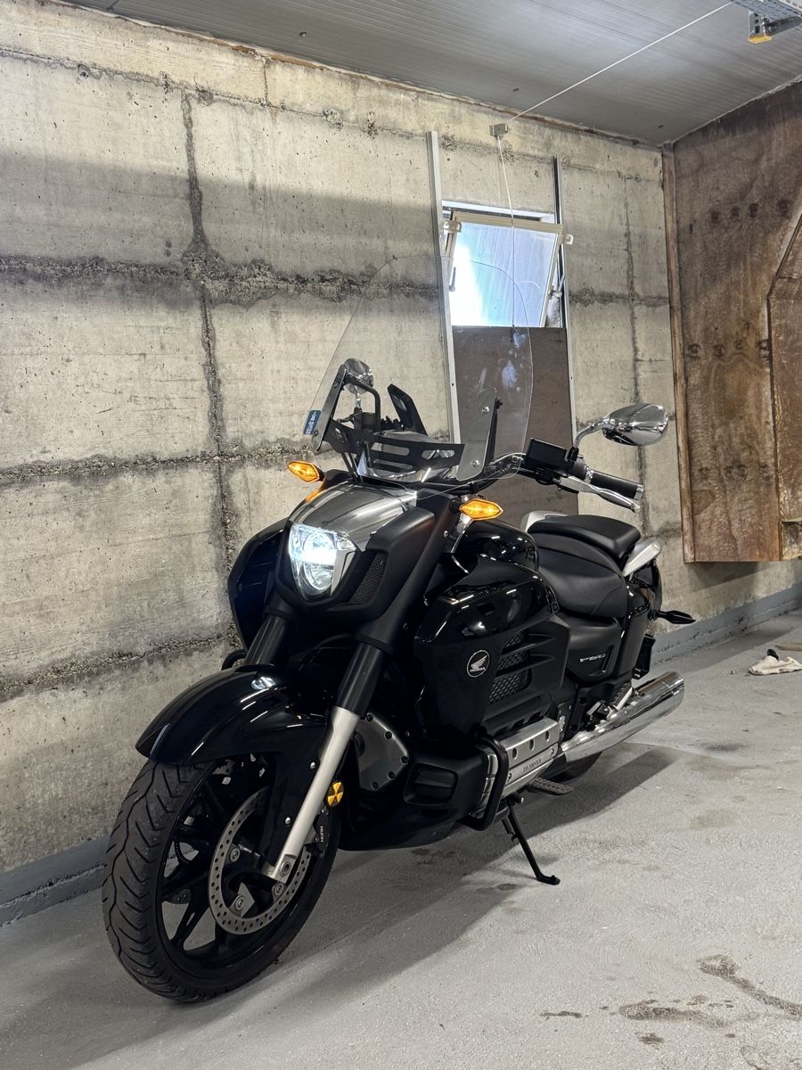 Honda Touring: Honda GL 1800 C – Gebraucht aus Martigny von Shaqiri.artan 3