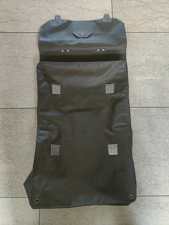 Borse: Borsa vintage militare svizzera robusta e resistente – Usato da Losone venduto da hcm_jvn8 2