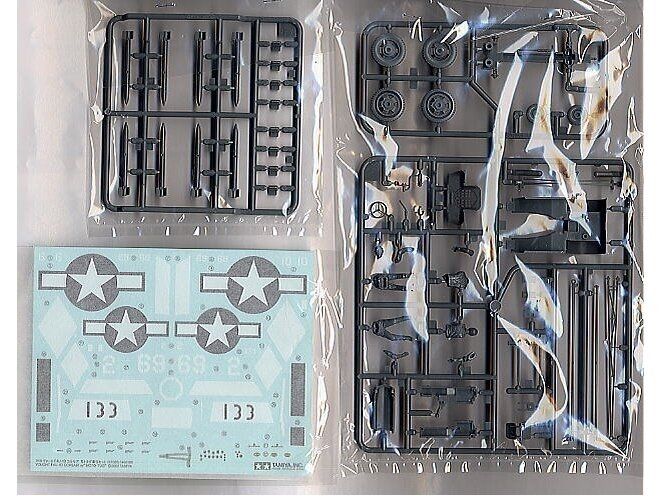 Tamiya Modellbausätze & Standmodelle: Chance-Vought F4U-1D Corsair mit Schlepptraktor 1/48 – Neu und originalverpackt aus Bözen von jackieoh 1