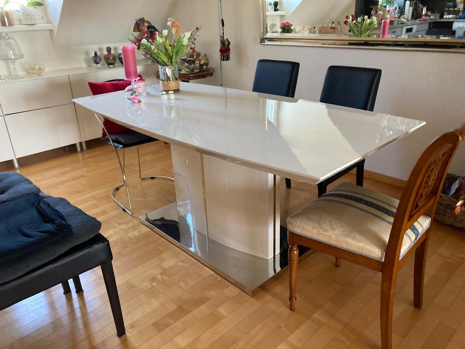 Conforama Tavoli: Moderner Esstisch in Hochglanz Weiss – Usato da Biel-Benken BL venduto da Tabea__S