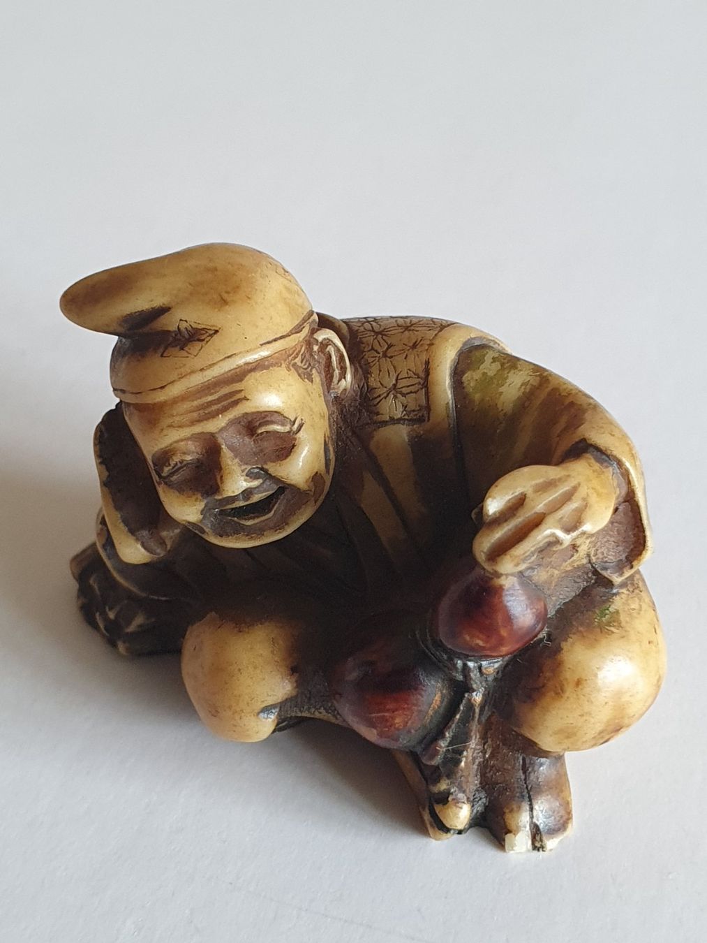 Statuette: Netsuke – Usato da Fribourg venduto da Fineartsukiyo
