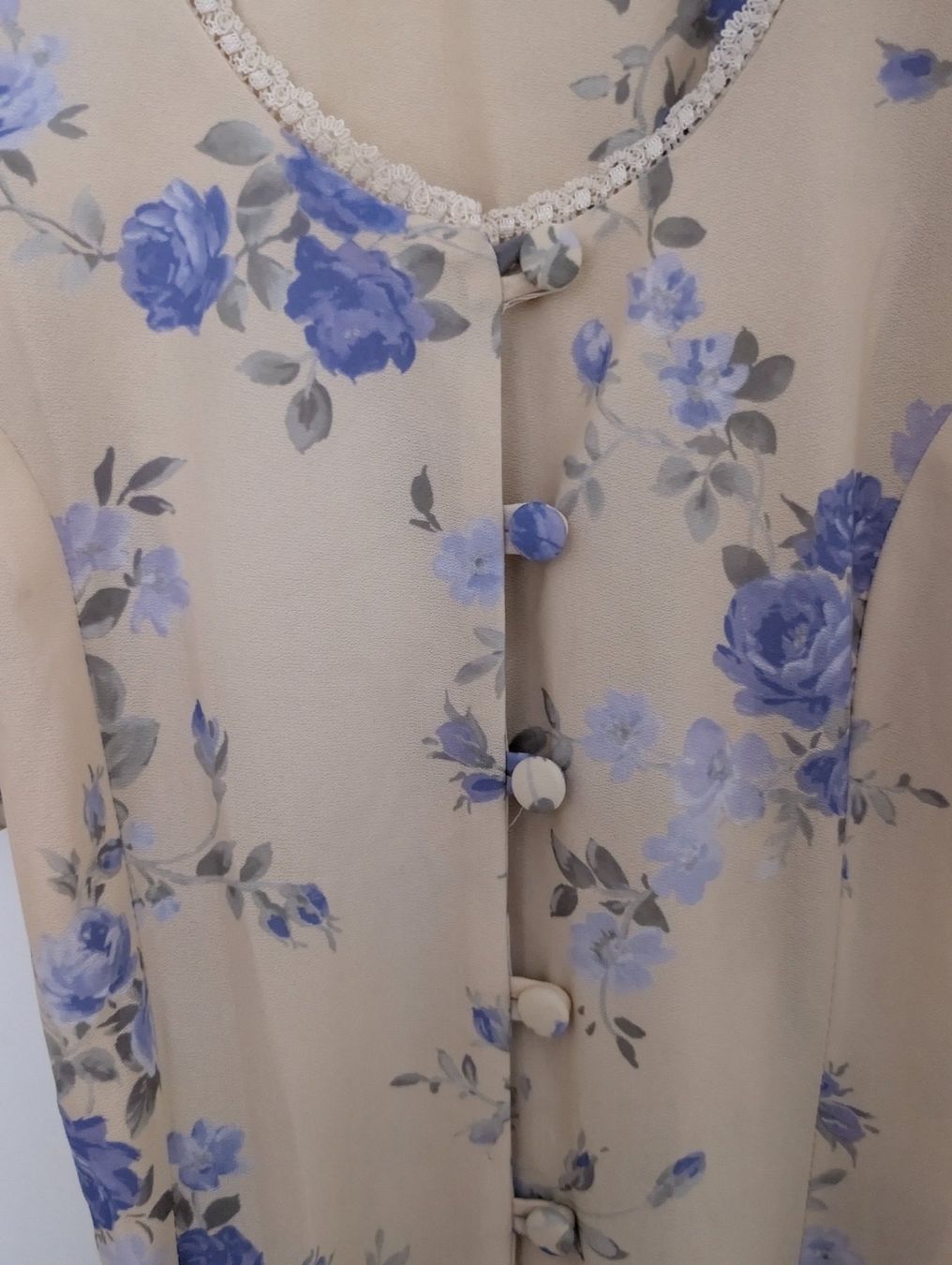 Robes: Kleid mit Blumenmuster Grösse M-L – D'occasion à Oftringen par ana_hx2s 1