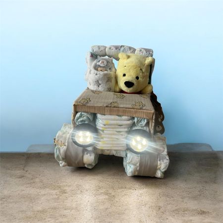 Windelauto Winnie Puuh mit Kleidern und Schuhen neu