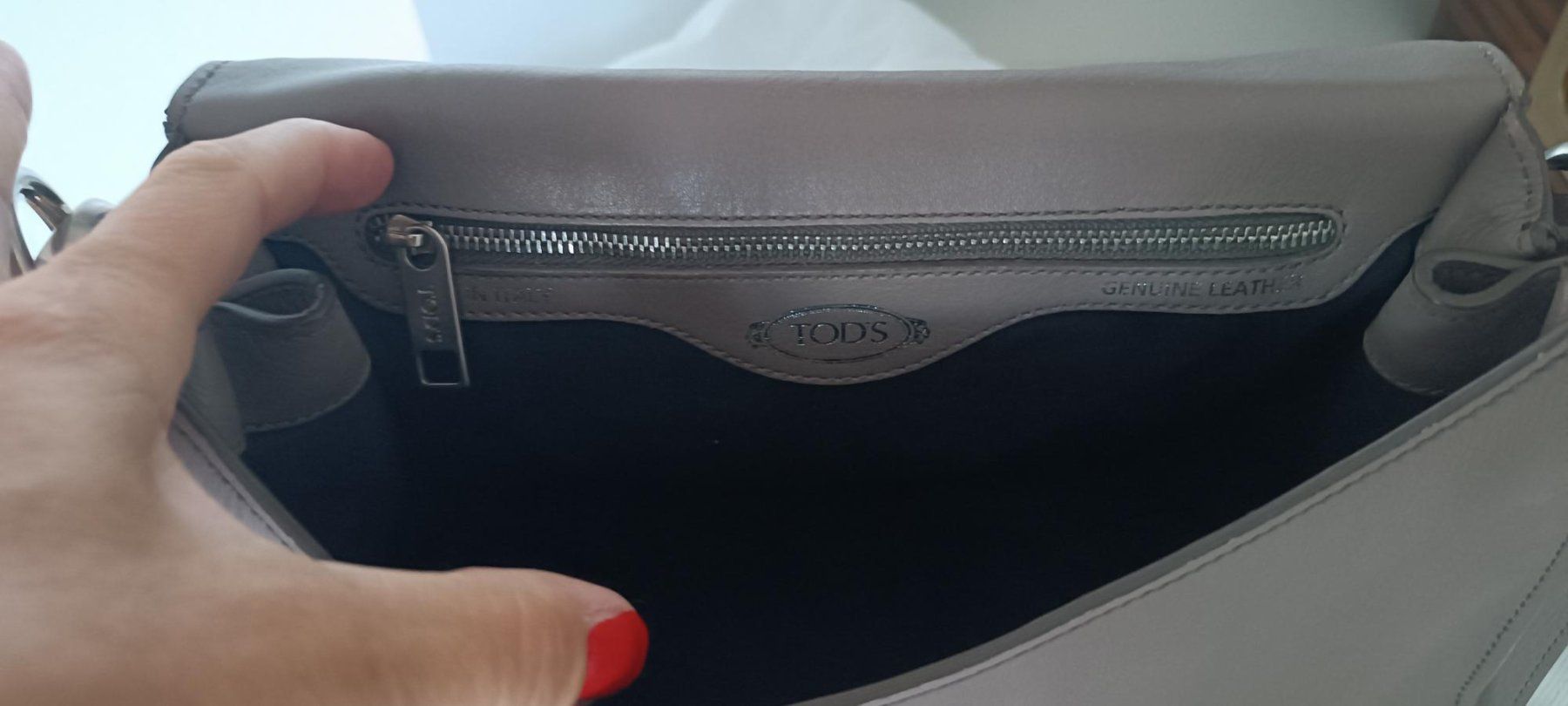 Tod'S Taschen für Damen: TOD'S Double T Schultertasche aus Leder – Gebraucht aus Neuenegg von Schnapparth 3