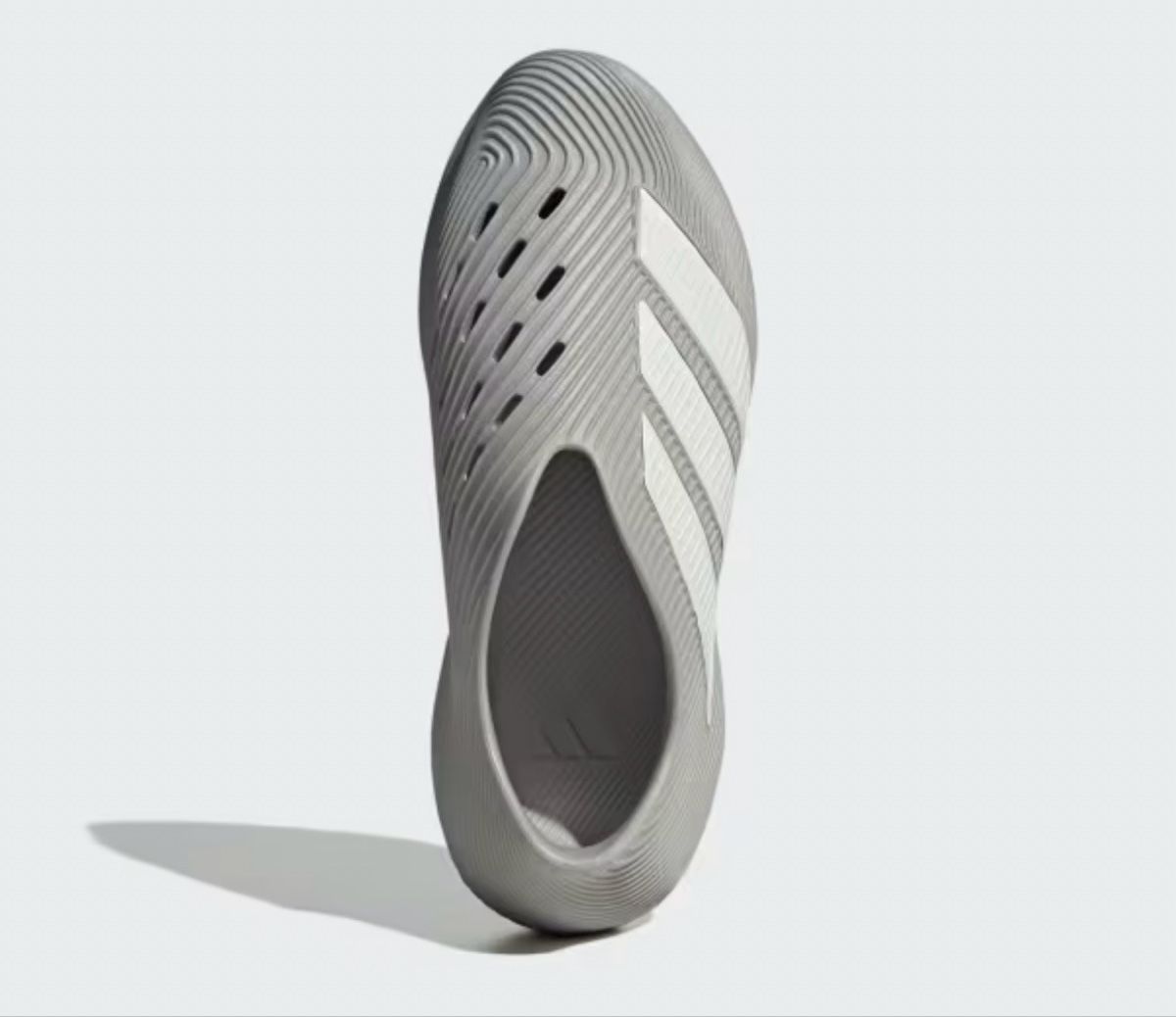 Adidas Herrenschuhe: Adidas Schuhe Grösse 44.5 – Neu und originalverpackt aus Rotkreuz von Jimmy01