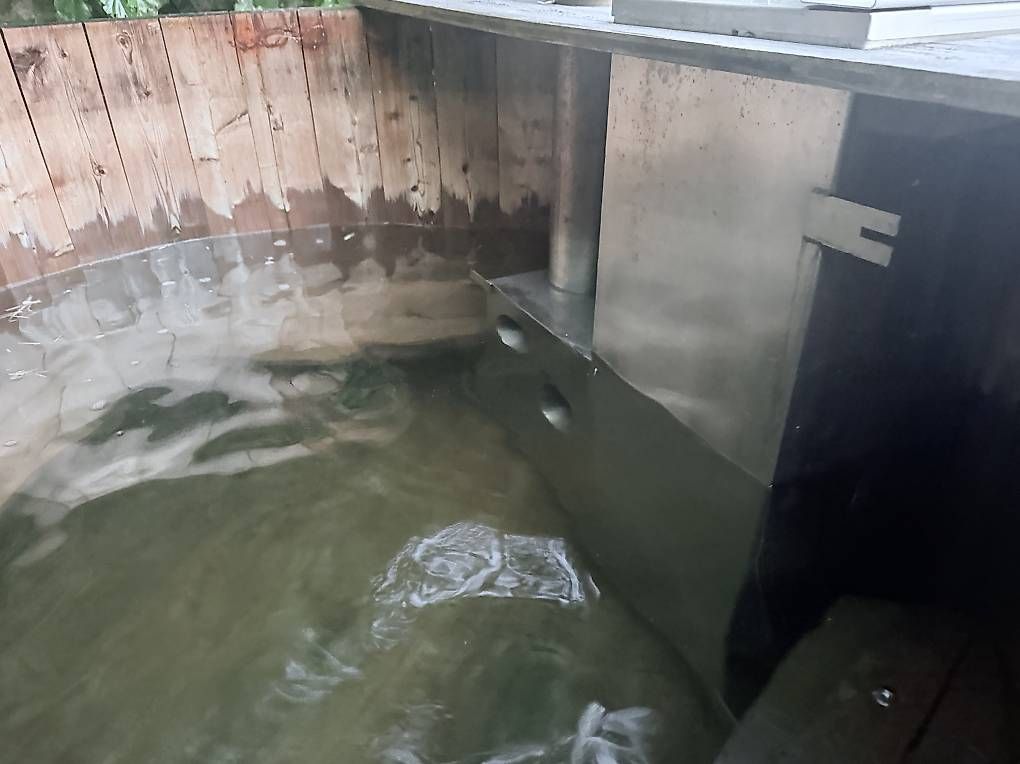 Whirlpool: Hot Pot mit fast neuem Ofen – Usato da Walperswil venduto da Hgamonte 3