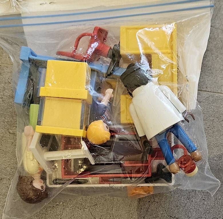 Spielzeuge: Playmobil cabinet de pédiatre – Gebraucht aus Morrens VD von Soso-vip 1