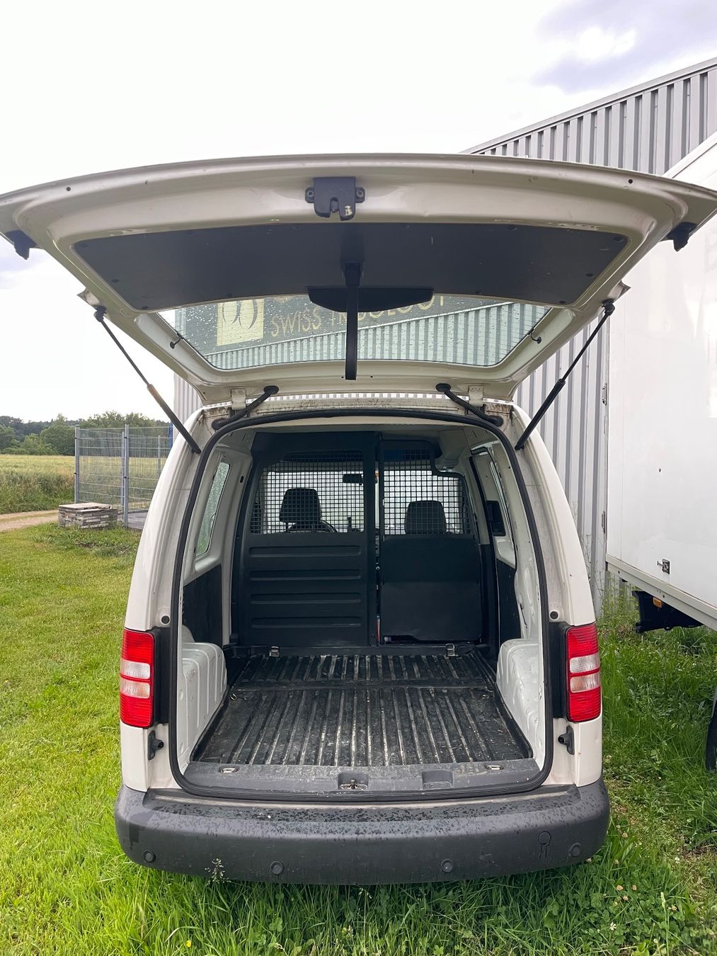 VW Veicoli commerciali: VW Caddy 2.0 EcoFuel (2011) – Usato da Oftringen venduto da ReifenLogTerras 3