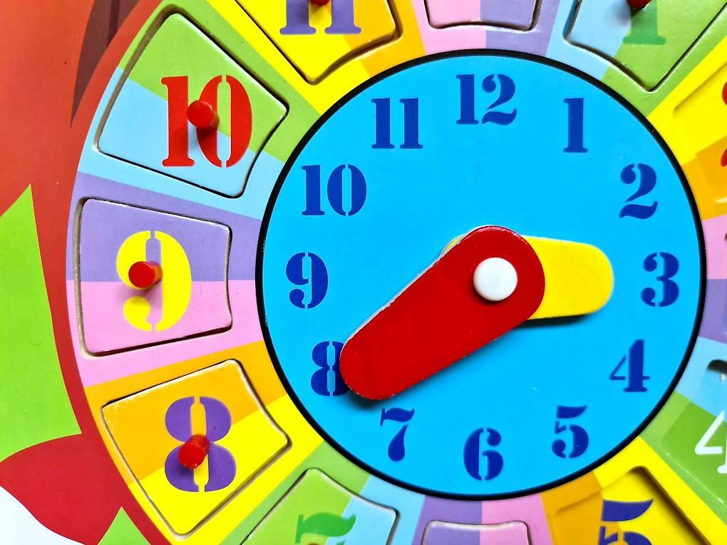 Puzzles: Spiel Uhr aus Holz / Puzzle / Pferd – Gebraucht aus Muri b. Bern von SPF01 1