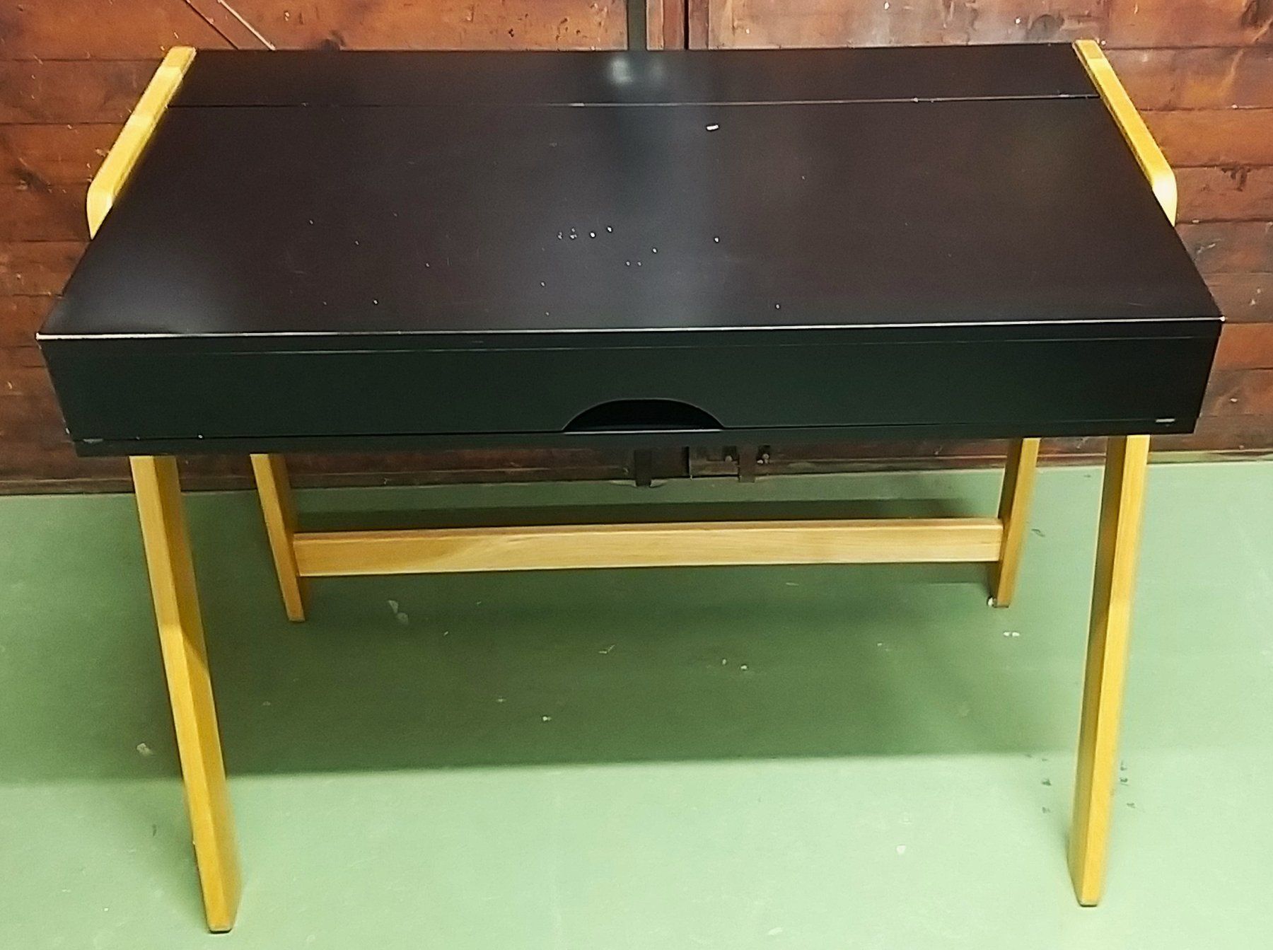 Scrivanie: Schreibtisch / Pult aus Holz – Usato da Luterbach venduto da Joachim76 1