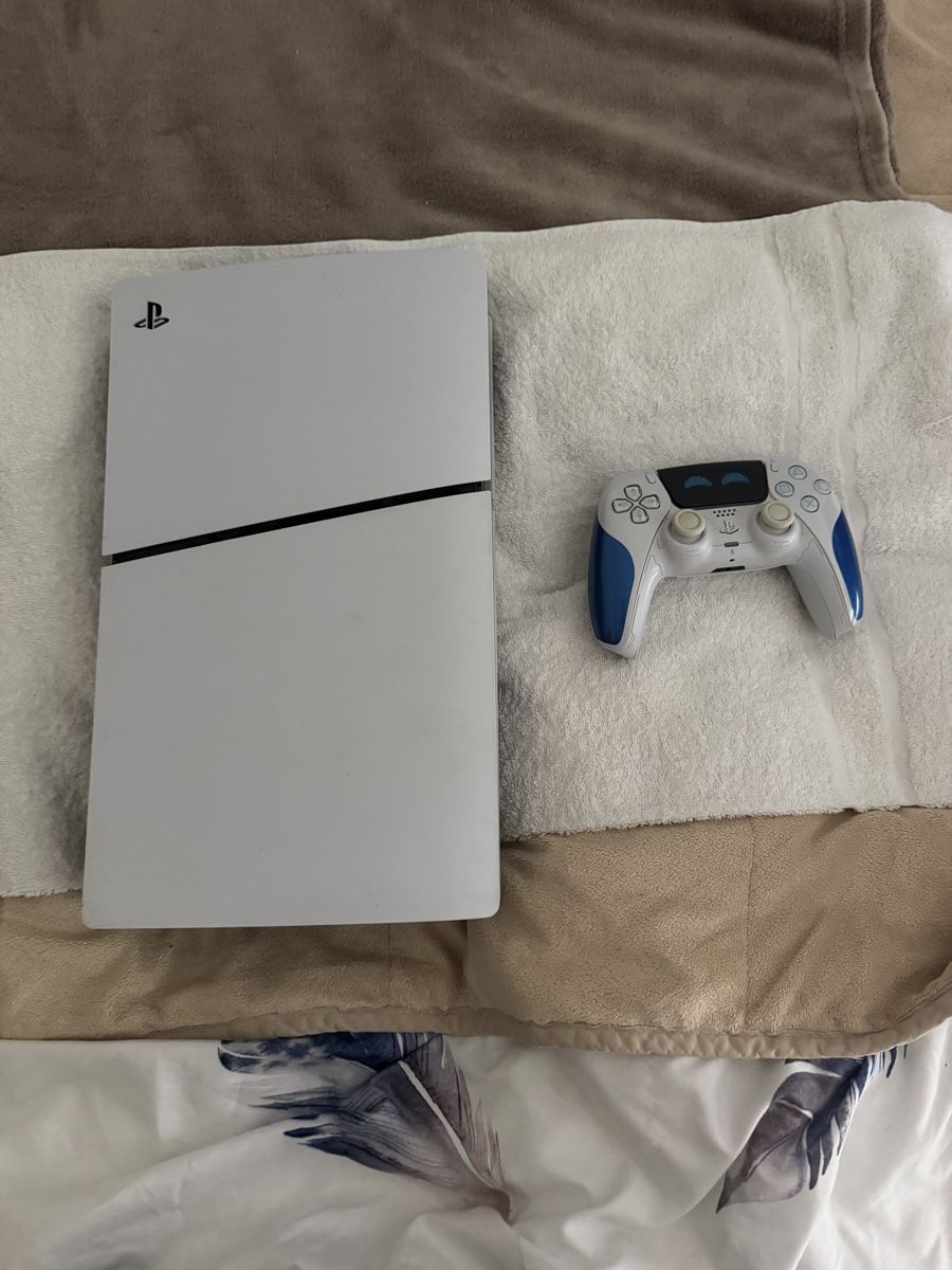 Sony Console: Sony PlayStation 5 Slim Disc Edition inkl. Controller – Usato da Chur venduto da Bzaza 1