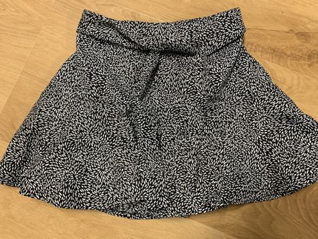 Sommerrock schwarz weiss gemustert Gr. 92 von WE