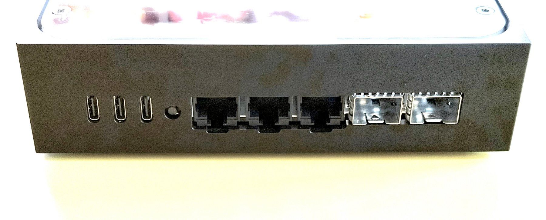Modem & Router: Mono Gateway (10 Gbps - Router / Gateway / Firewall) – Usato da Moudon venduto da dcm_ 4