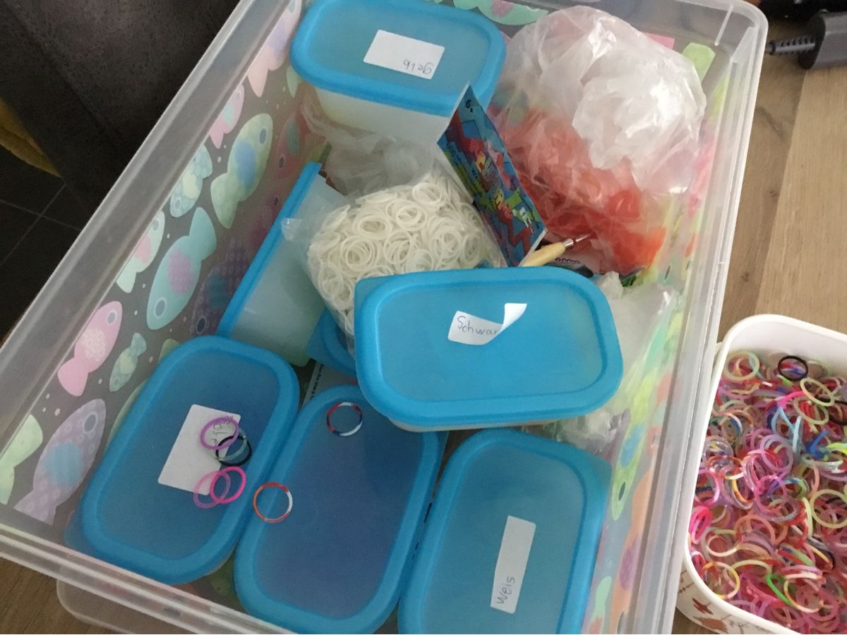 Kits de loisir créatif: Loom, der Freizeitspass gegen Langeweile in den Ferien – D'occasion à Triesen par Trisuna 1