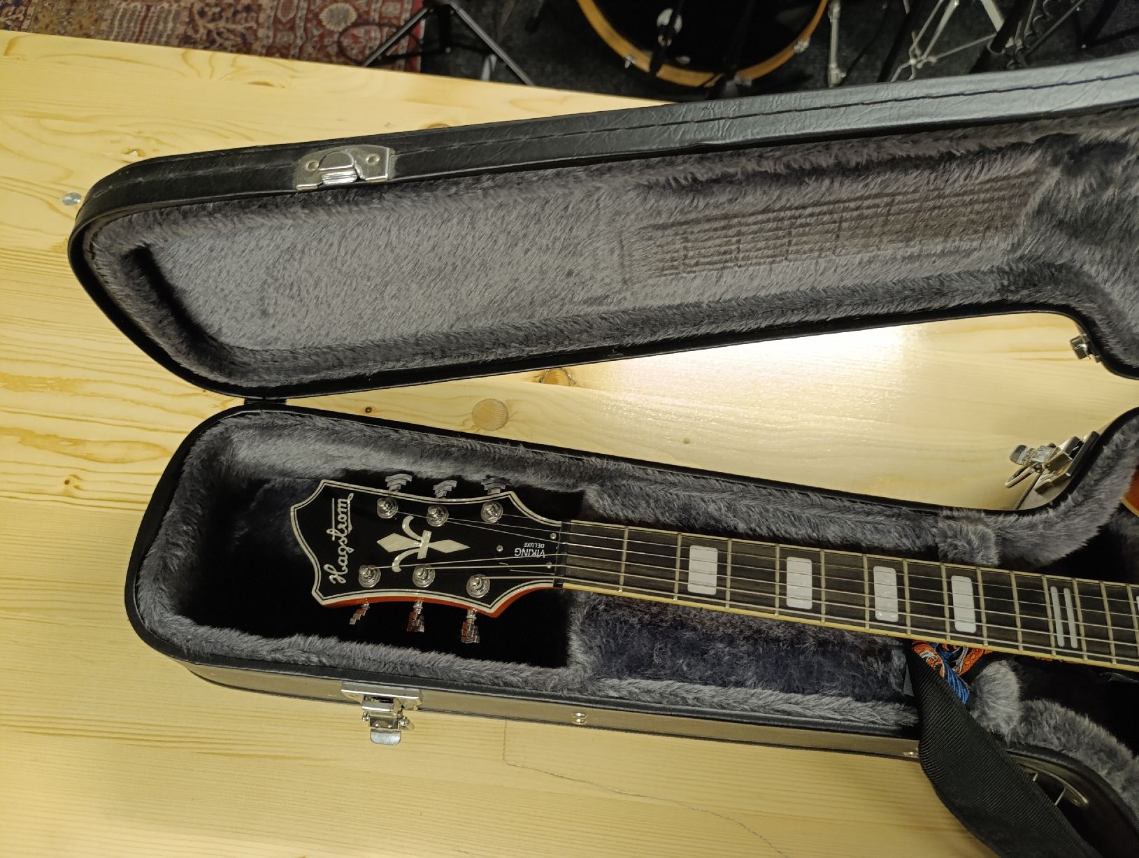 Hagström Strumenti musicali: Hagstrom Viking Deluxe – Usato da Rohrbachgraben venduto da noisenomad 1
