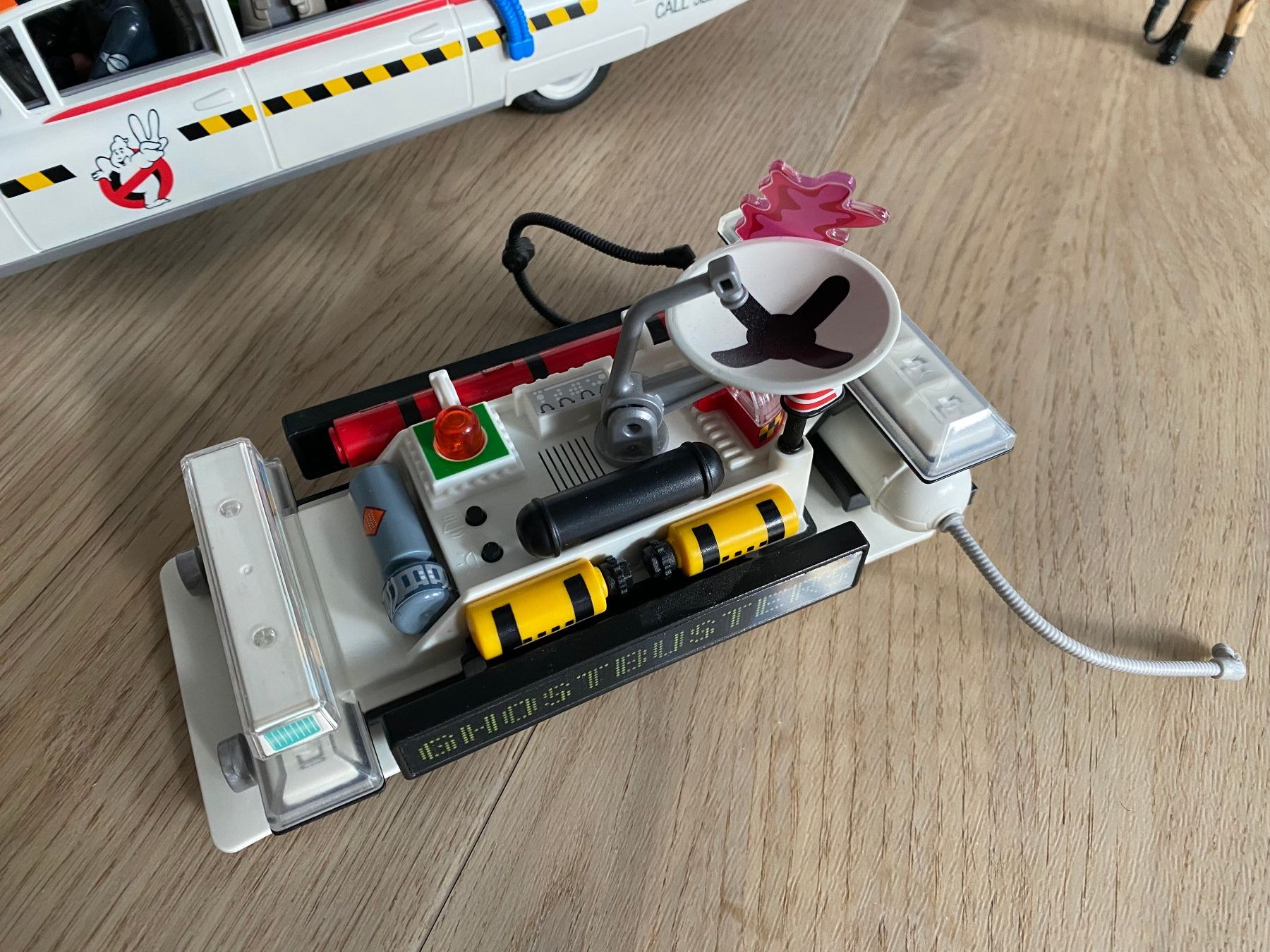 Playmobil Giocattoli: Playmobil Ghostbusters Ecto-1A und Marshmallow Man – Nuovo (secondo la descrizione) da Wetzikon ZH venduto da BackToRetro 5