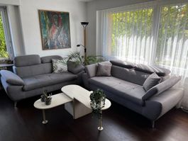 Modernes graues Sofa-Set 2x Sofa sehr gepflegt