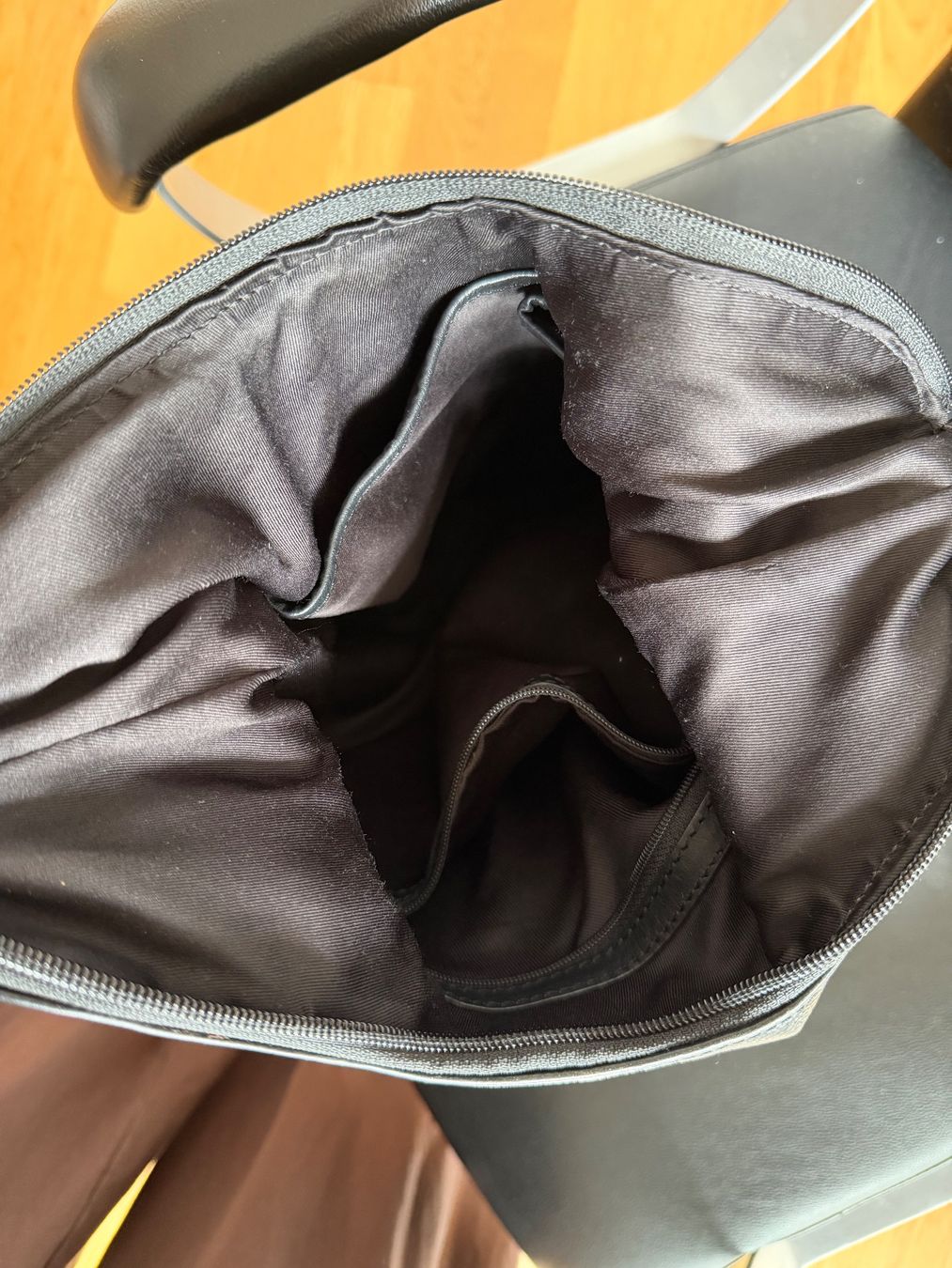 Globus Borse da donna: Schwarze Globus Ledertasche mit Fransen – Nuovo (secondo la descrizione) da Chur venduto da Caroline__ 4