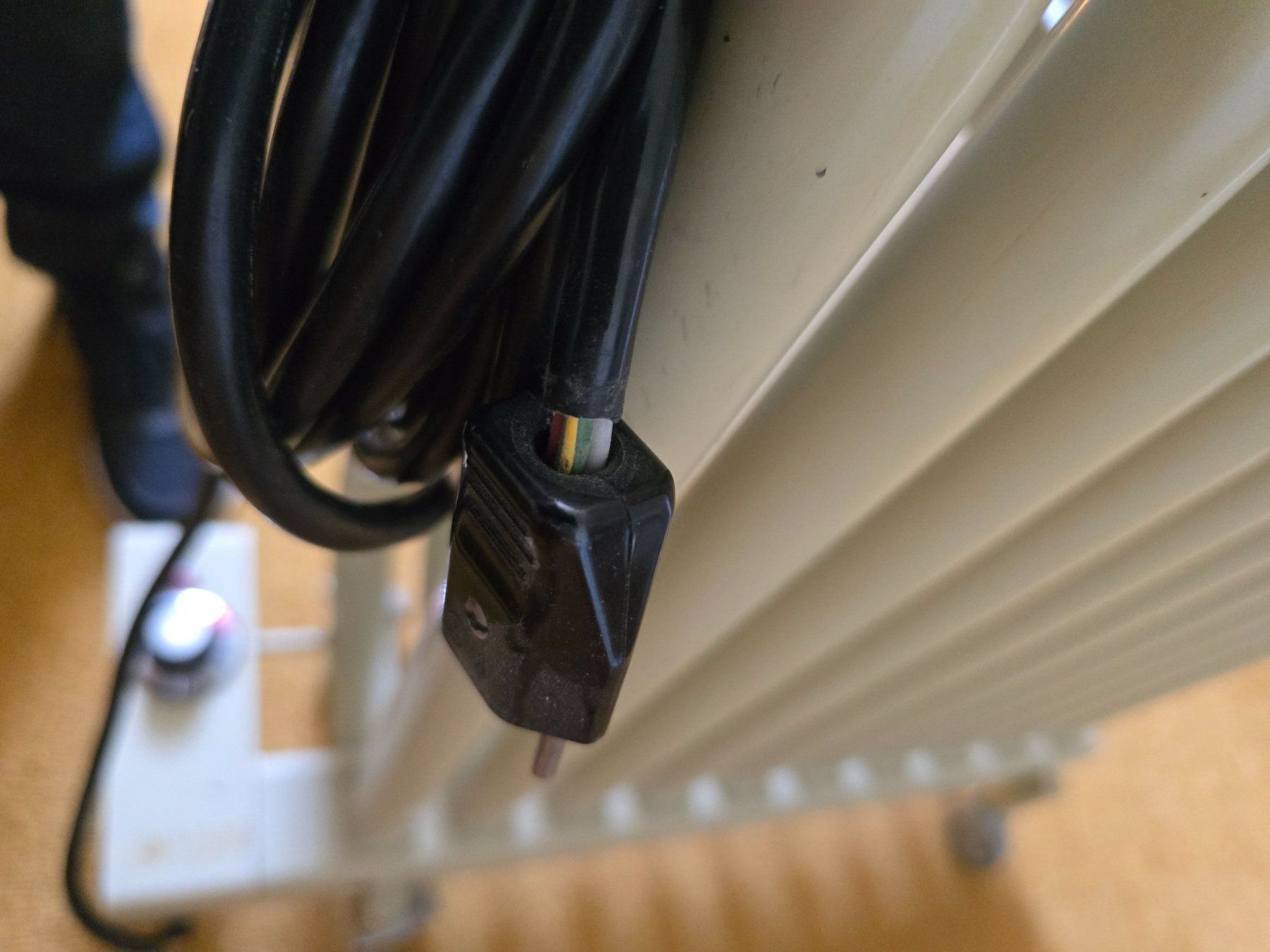 Radiatori: elektrischer Radiator – Usato da Rorschacherberg venduto da Scharfeegge 4
