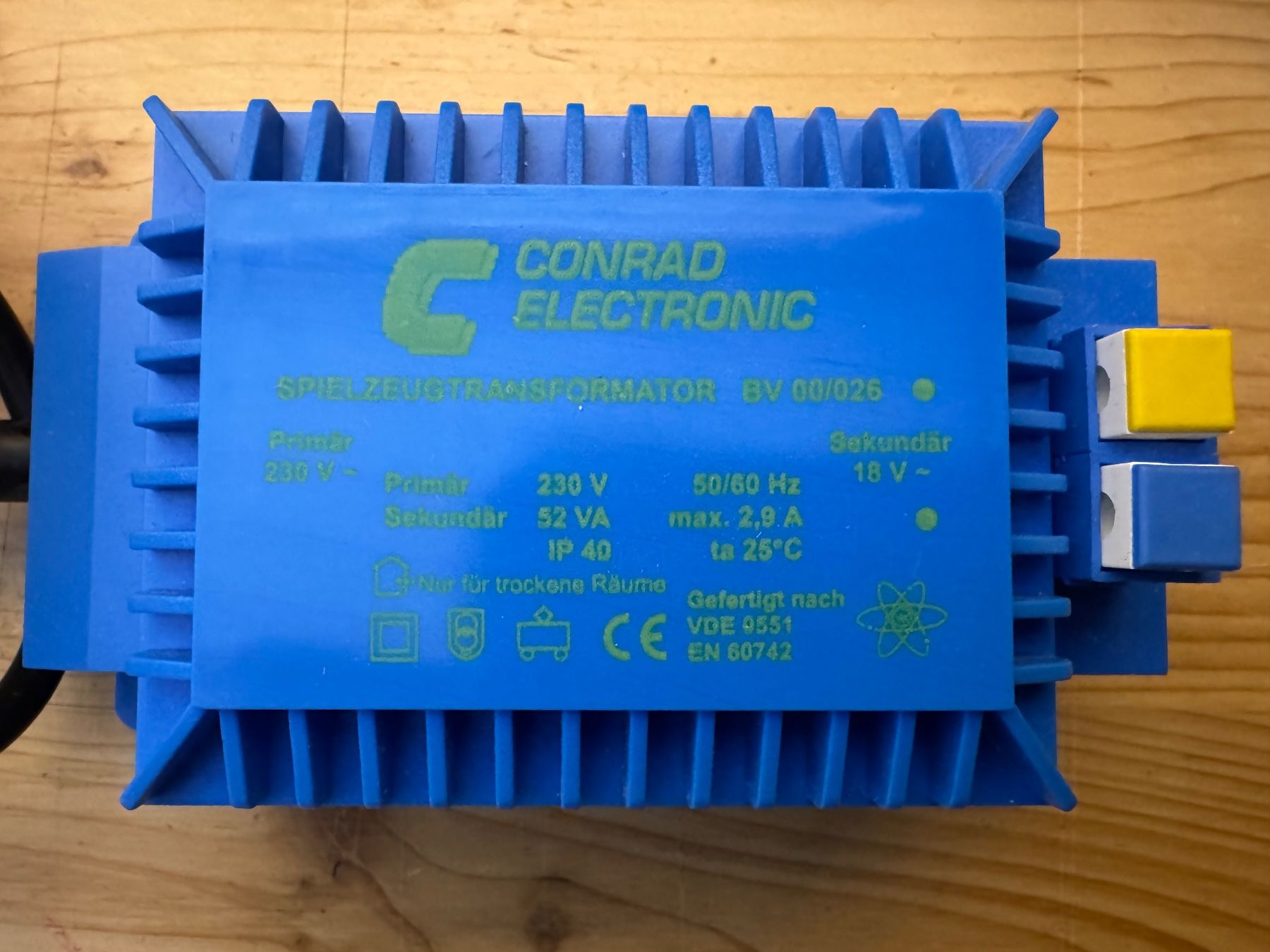 Modellini di ferrovie: Conrad Electronic/ Modellbahn-Transformator 52 VA – Usato da Klarsreuti venduto da Sbirolipiero 1