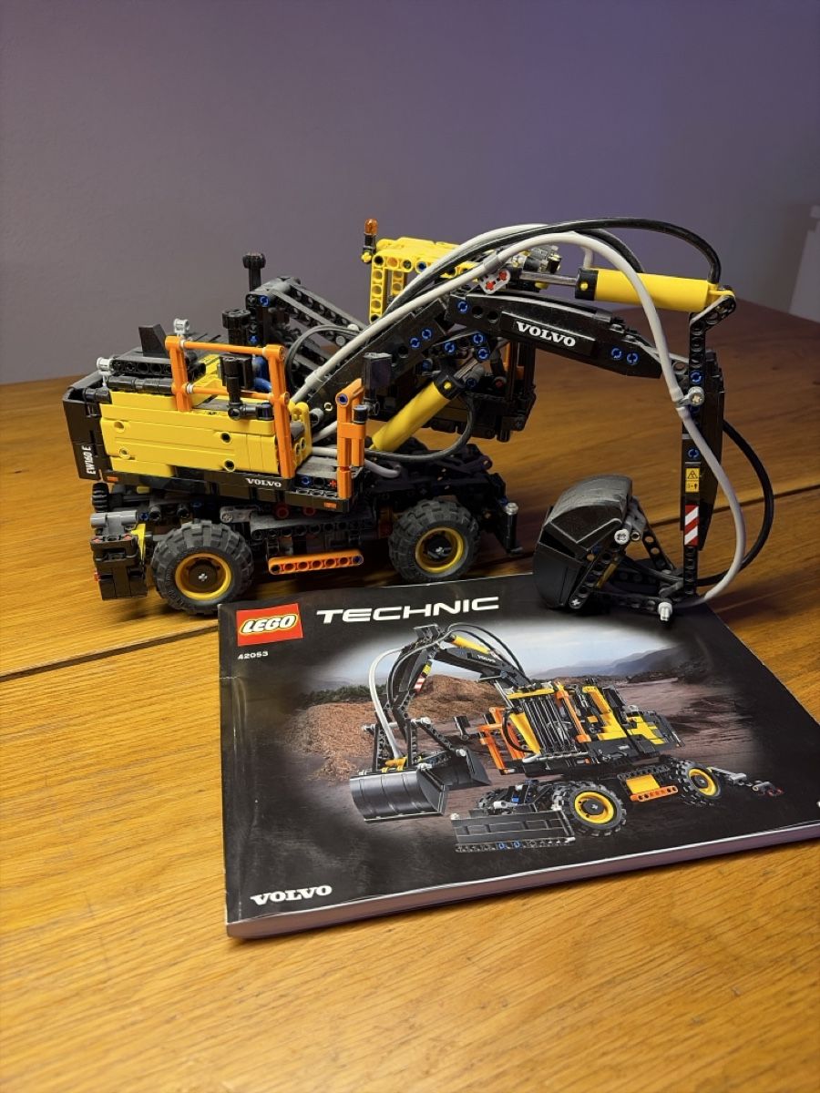 Lego Kit di costruzioni: LEGO Technic 42053 Volvo Bagger – Usato da Stetten AG venduto da gelb332