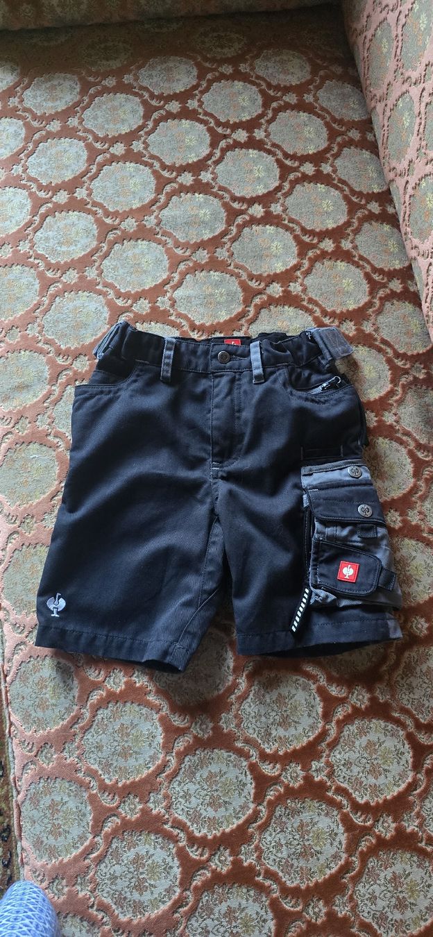 Engelbert Strauss Pantaloni: Engelbert Strauss Kinder Shorts dunkelgrau Grösse 104 – Usato da Geuensee venduto da Megi45