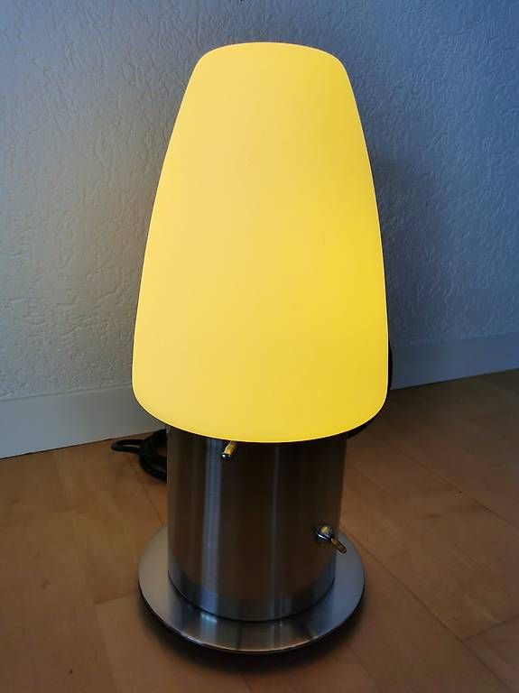 Lampade: Tischlampe mit Farbwechsel – Usato da Lauerz venduto da Power-Angel 1