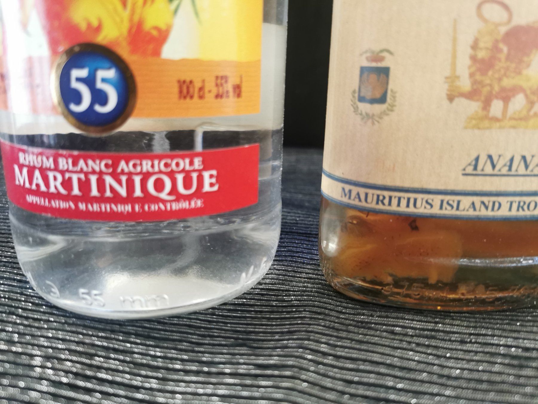 Bevande alcoliche: 3 BOUTEILLES MIXTE RHUN ENTAMÉES – Usato da Genève venduto da Leboucheoreilles 9