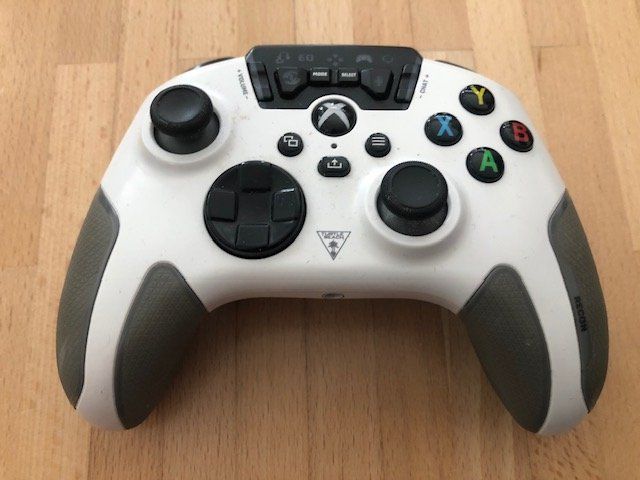 Manettes: Xbox One Controller – D'occasion à Nussbaumen AG par Pika-Shop