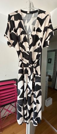 Schickes Kleid von „expresso“ Gr. 36 schwarz/weiss Muster
