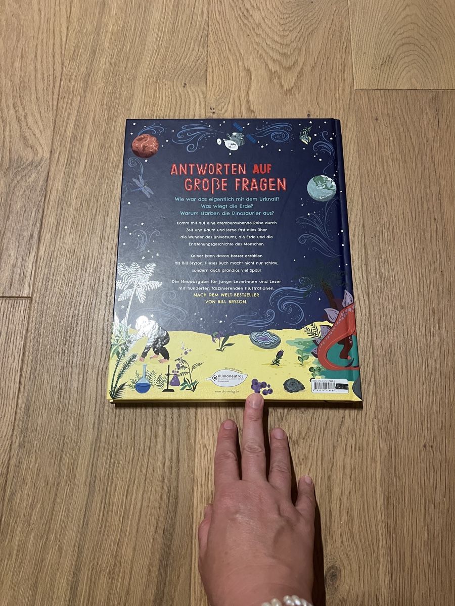 Libri: Bilderbuch: Eine kurze Geschichte von fast Allem – Nuovo (secondo la descrizione) da Uetendorf venduto da pink2 1