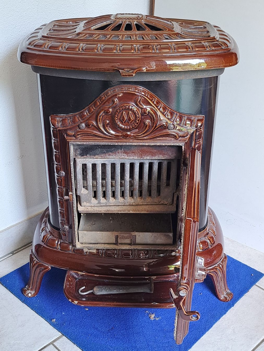 Altri mobili d'antiquariato: Gussofen – Usato da Wettingen venduto da ML03 1