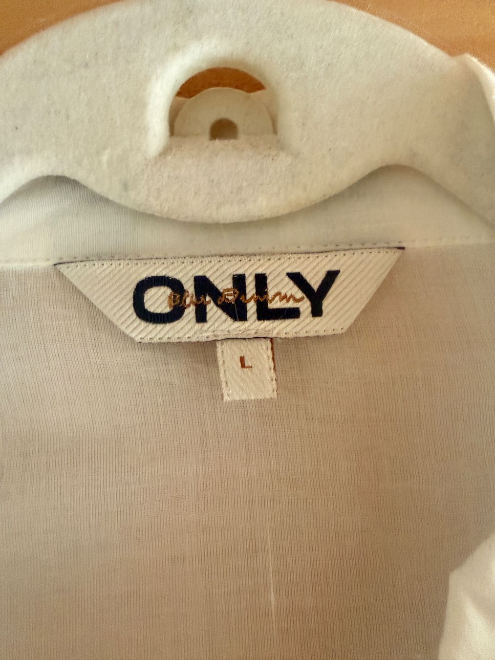 Only Camicette: Hübsche Bluse von Only – Nuovo (secondo la descrizione) da Mastrils venduto da Laura8sevilla 2