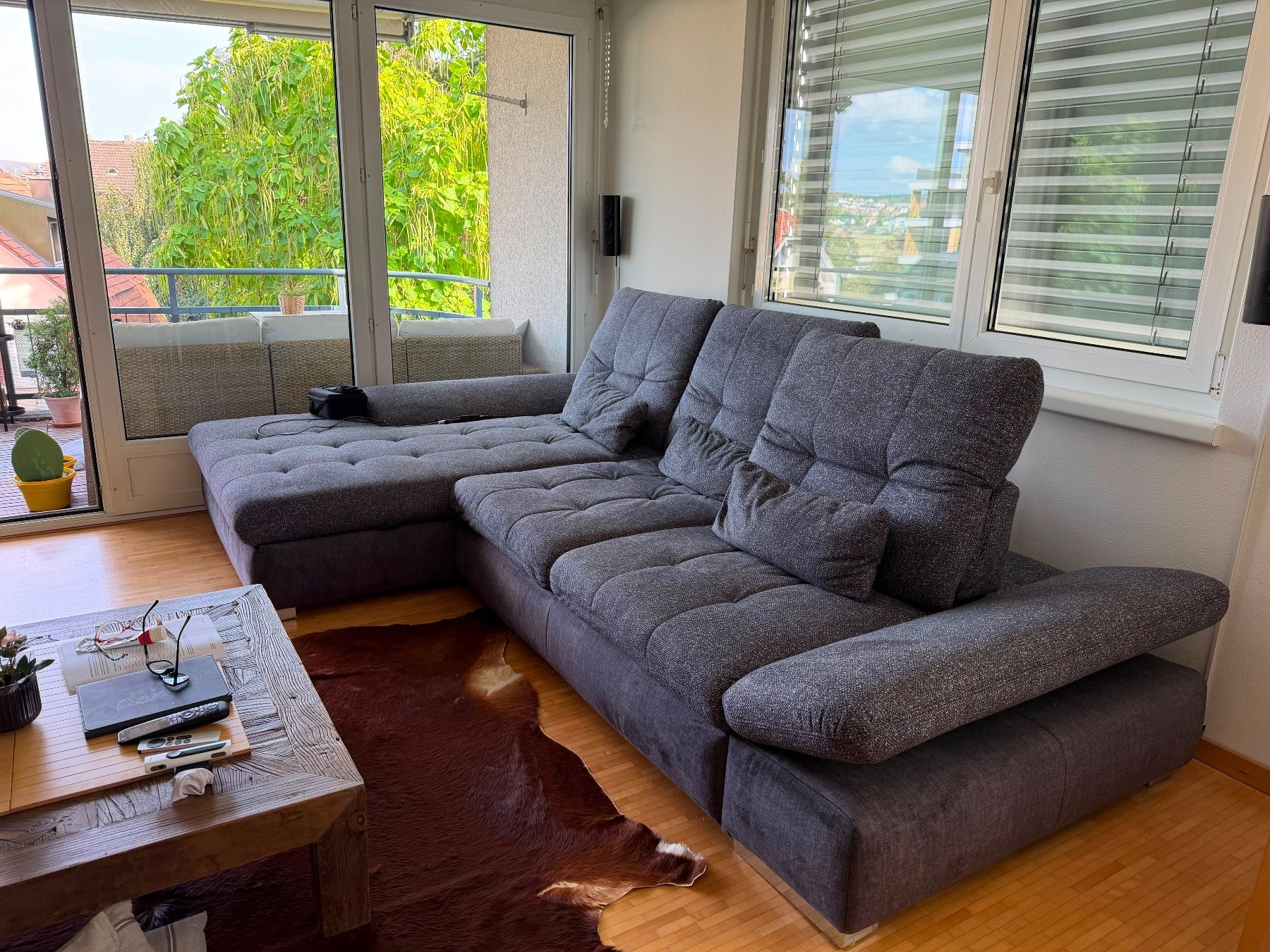 Mömax Sofas: Graphitfarben/grau Flachgewebe Graphitfarben, Grau mit Bett – D'occasion à Dübendorf par rogcol 4