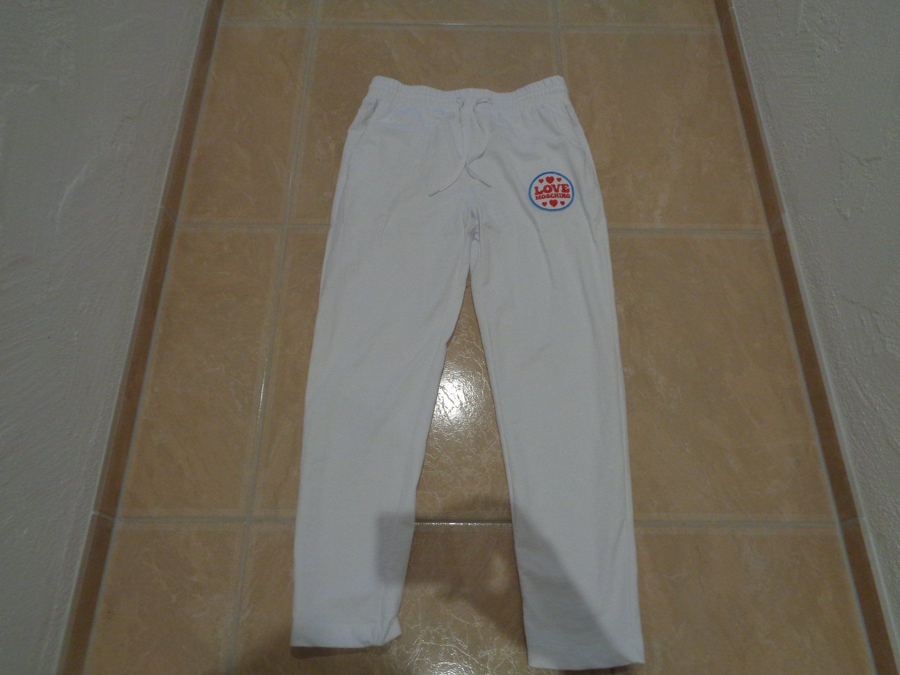 Moschino Pantaloni: Moschino neue Sweatshirthose, 38-40 – Nuovo (secondo la descrizione) da Klingnau venduto da Markus14