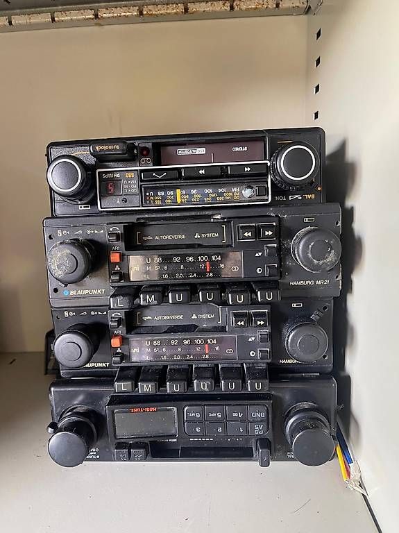 Radio: 4 alte Autoradios – Usato da Frauenfeld venduto da ale_5jgf