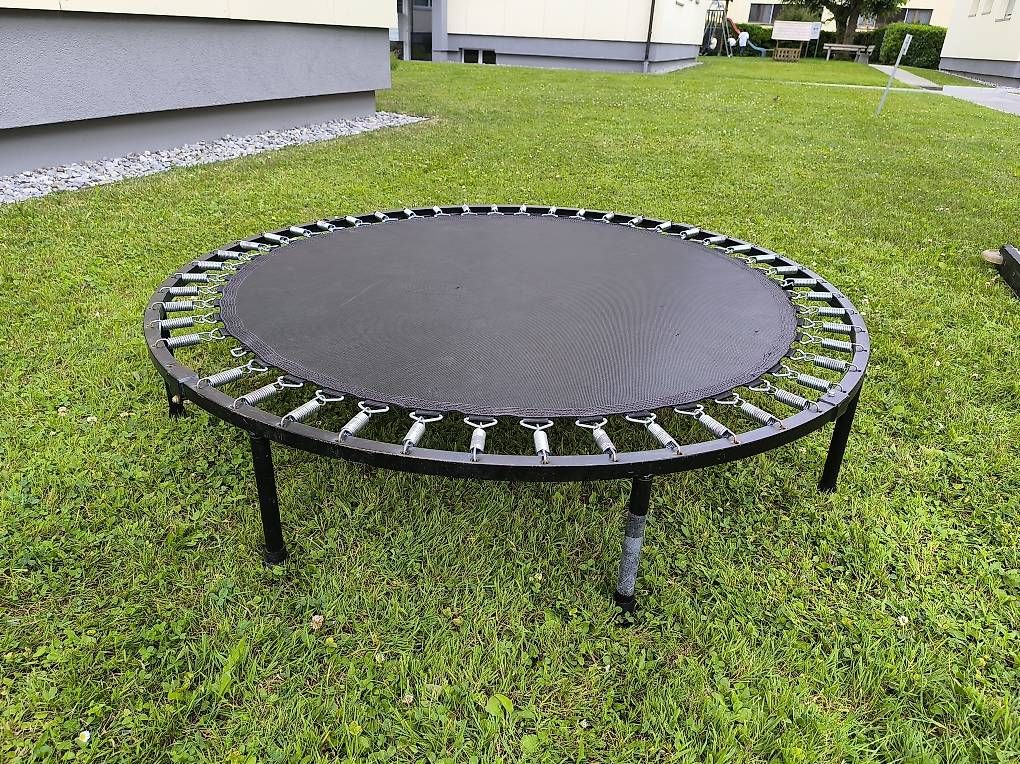 Hudora Trampoline: Trampolin D=140 cm – Gebraucht aus Kehrsatz von Galopom 2