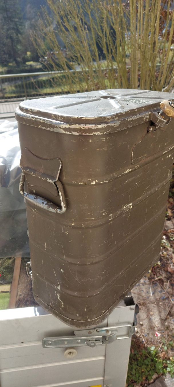 Elettrodomestici da cucina: Original Schweizer Armee Speiseträger – Usato da Brislach venduto da ericCH 1