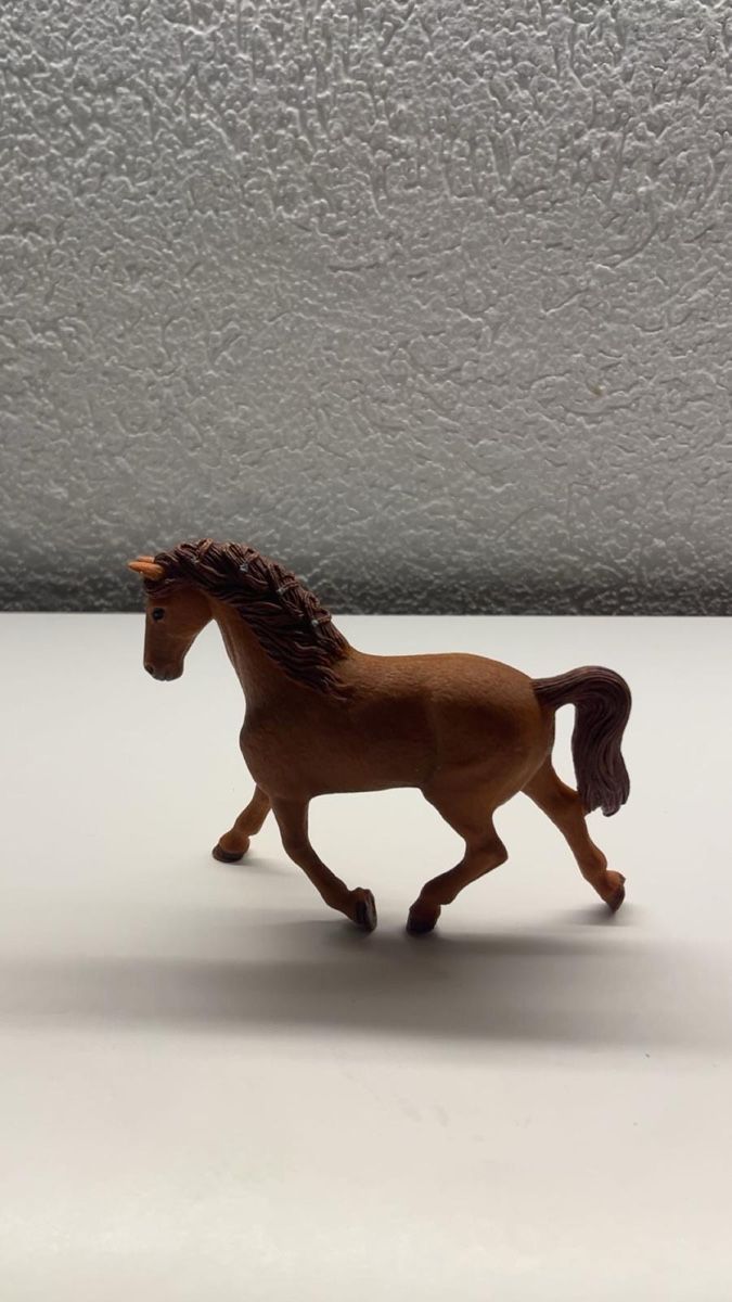 Schleich Jouets: Cheval Schleich !!!!  – D'occasion à Avenches par Rose-rose