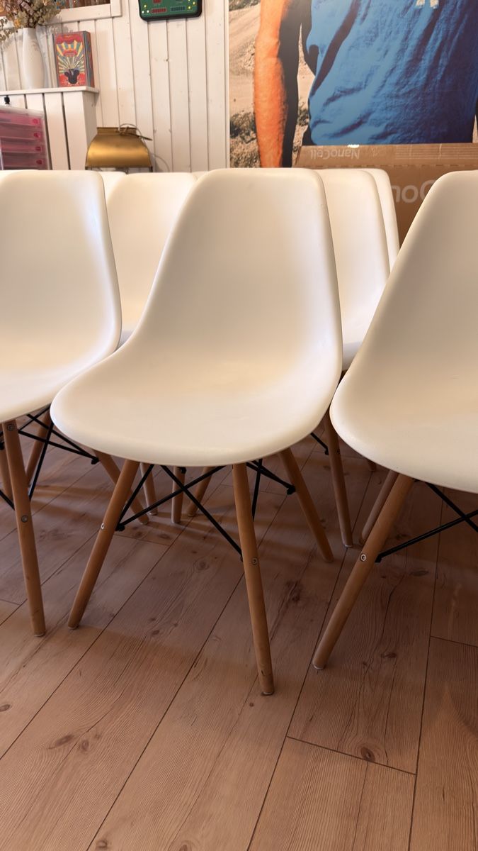 Sedie: Chaises design blanches style scandinave - Lot de 12 – Usato da Matran venduto da jcjaton 1