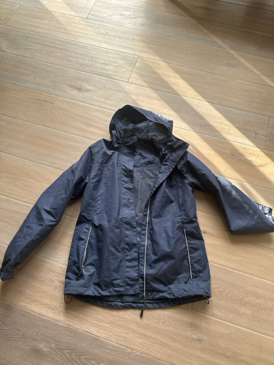 Jacken: Regenjacke Gr. 42 – Gebraucht aus Biglen von silberpfeil25