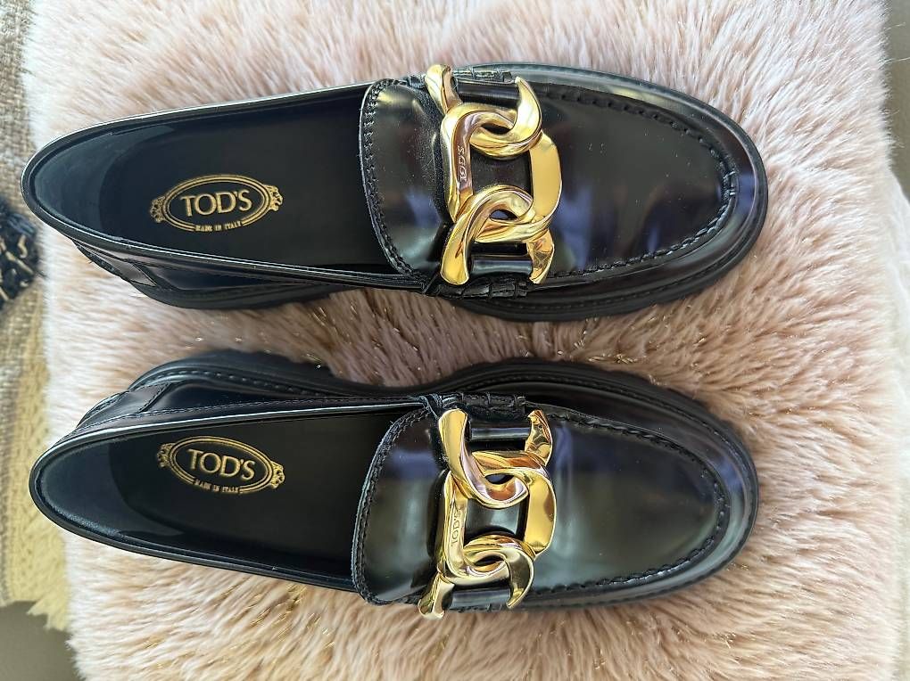 Mocassins Tods (Gebraucht) in Yens für CHF 250 – nur Abholung auf ...