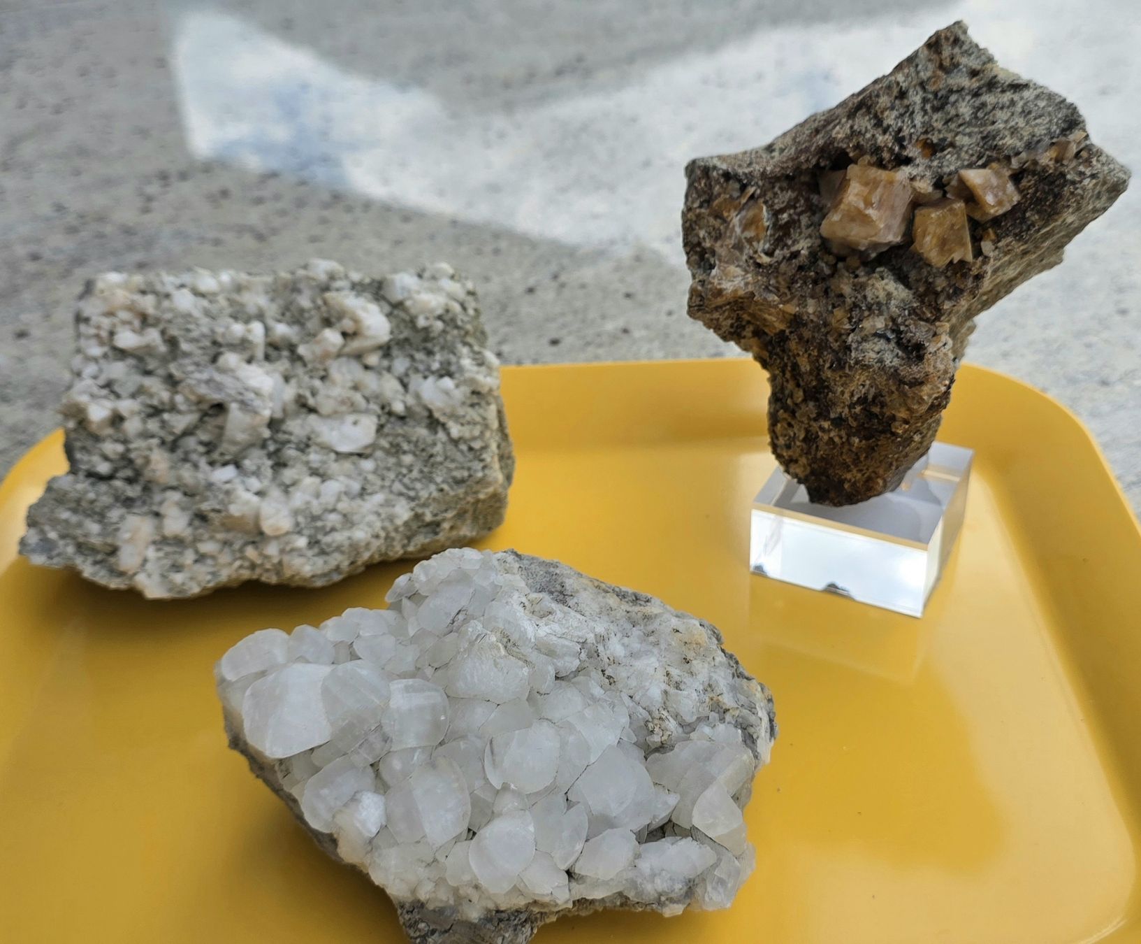 Minerali & Pietre curative: Periklin mit Apatit / Adular / Calzit  – Usato da Glis venduto da nbu_65ys 4