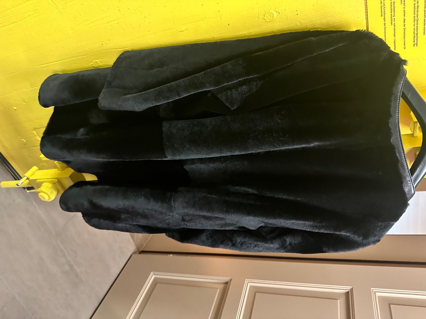 Armani Cappotti: Armani Pelz Mantel – Usato da Zollikon venduto da ValeL 3